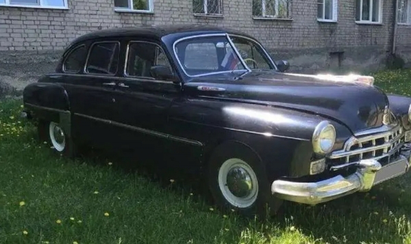 В Чите продают раритетный ГАЗ-12 ЗИМ по очень бюджетной цене В Чите продают раритетный ГАЗ-12 ЗИМ по очень бюджетной цене