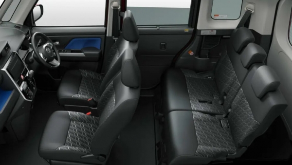 В России начались продажи Toyota Tank по цене «Гранты»: в чем подвох 