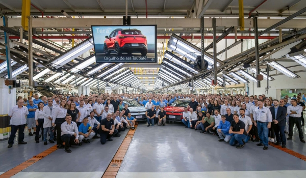 Дайджест дня: Geely EX5 в продаже, бензиновый Cummins и другие события индустрии Дайджест дня: Geely EX5 в продаже, бензиновый Cummins и другие события индустрии