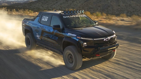 Гоночный пикап Chevrolet Silverado EV ZR2 предвестил новую топ-версию Гоночный пикап Chevrolet Silverado EV ZR2 предвестил новую топ-версию