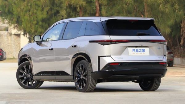 Недорогой паркетник Toyota bZ3X выходит на рынок Недорогой паркетник Toyota bZ3X выходит на рынок