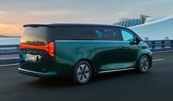 Семейство Geely Galaxy пополнилось минивэном LEVC L380 Семейство Geely Galaxy пополнилось минивэном LEVC L380