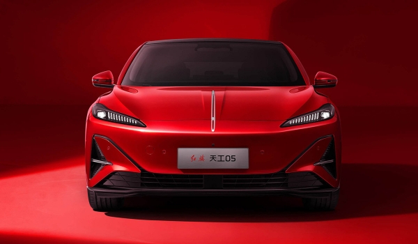 Электроседан Hongqi Tiangong 05 предложит 900 вольт (но позже)