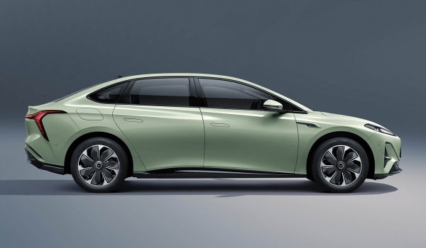 Электроседан Hongqi Tiangong 05 предложит 900 вольт (но позже)