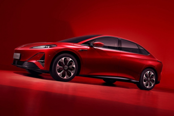 Электроседан Hongqi Tiangong 05 предложит 900 вольт (но позже)