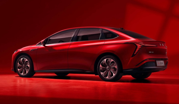 Электроседан Hongqi Tiangong 05 предложит 900 вольт (но позже)