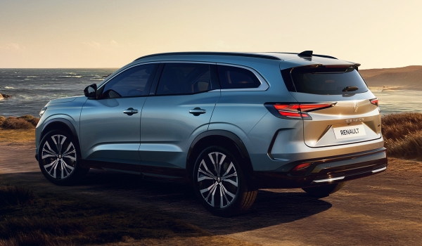 Кроссовер Renault Espace обрел новое лицо