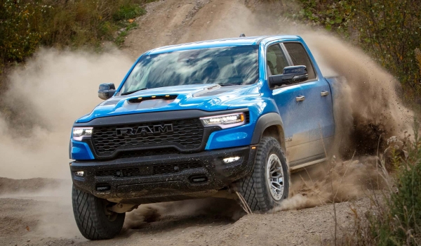 Дайджест дня: российский спорткар Rydin, нож Nissan и другие события индустрии Дайджест дня: российский спорткар Rydin, нож Nissan и другие события индустрии