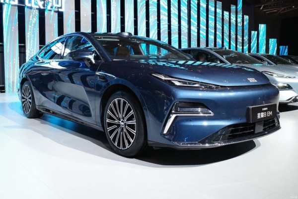 Представлен большой гибридный седан Geely Galaxy Starshine 8 EM Представлен большой гибридный седан Geely Galaxy Starshine 8 EM