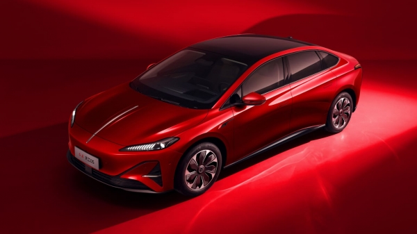 Премиум-бренд Hongqi вывел на рынок свою самую дешевую модель Премиум-бренд Hongqi вывел на рынок свою самую дешевую модель