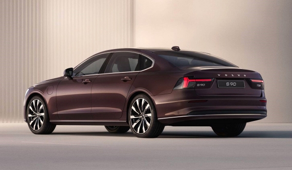 Седан Volvo S90 обновлен во второй раз (но не для всех) Седан Volvo S90 обновлен во второй раз (но не для всех)