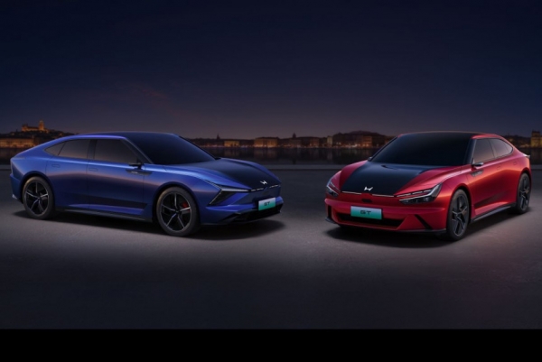 Лифтбек Honda GT представлен с двумя лицами Лифтбек Honda GT представлен с двумя лицами