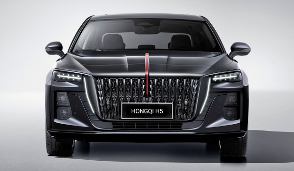 Hongqi H5: версия Black Edition в России и подзаряжаемый гибрид в Китае Hongqi H5: версия Black Edition в России и подзаряжаемый гибрид в Китае