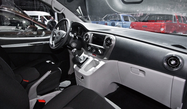 Фургон Sollers SF1 готов к выходу на рынок: объявлена цена