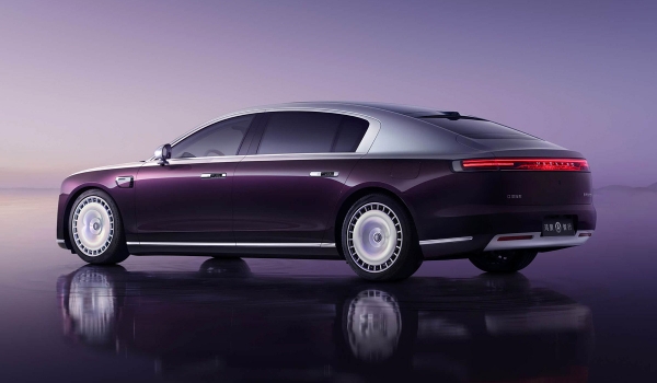 Huawei и JAC показали роскошный салон седана Maextro S800 Huawei и JAC показали роскошный салон седана Maextro S800