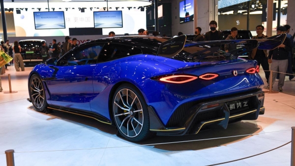 Компания BYD показала эффектный суперкар Denza Z Компания BYD показала эффектный суперкар Denza Z