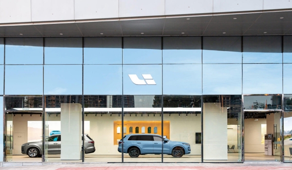 Дайджест дня: новый Nissan Elgrand, Москвич 5 и другие события индустрии