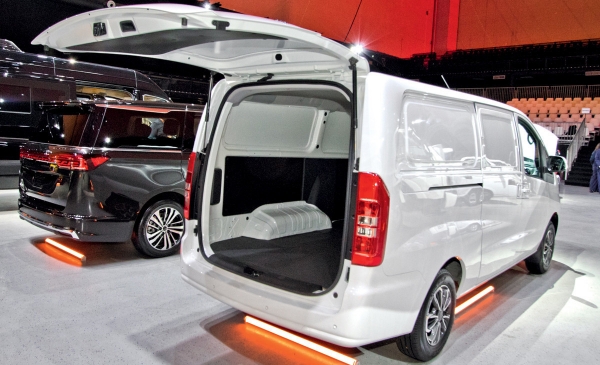 Фургон Sollers SF1 готов к выходу на рынок: объявлена цена