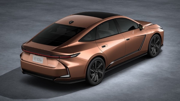 Дебютировал большой седан Lexus ES нового поколения Дебютировал большой седан Lexus ES нового поколения