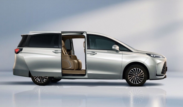 Минивэн Buick GL8 LS сделал гамму разнообразнее Минивэн Buick GL8 LS сделал гамму разнообразнее