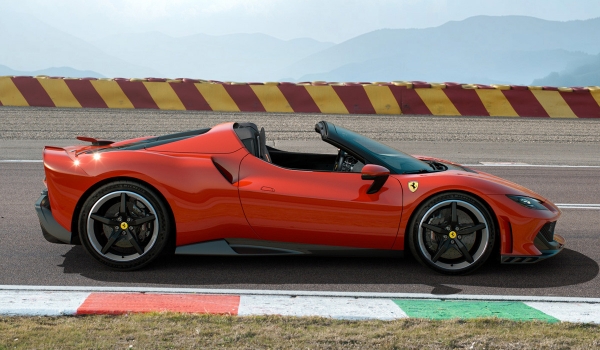 Купе и родстер Ferrari 296 Speciale: самые драйверские модификации в гамме