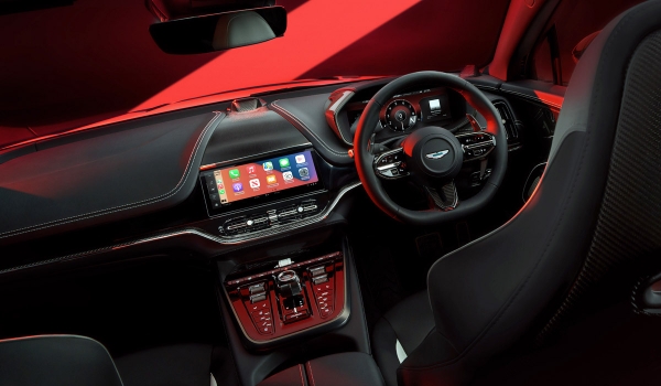 Кроссовер Aston Martin DBX S: новая топ-версия