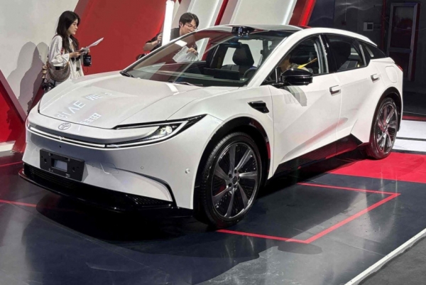 Купеобразный кроссовер Toyota bZ5: серийная версия