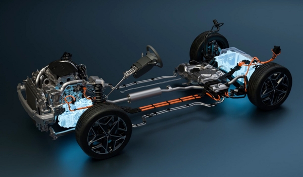 Хэтчбек DS N°4: обновление, смена индекса и электрическая версия Хэтчбек DS N°4: обновление, смена индекса и электрическая версия