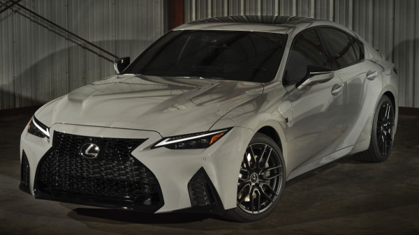 Lexus IS 500 Ultimate: кульминация суперседана с атмосферным V8