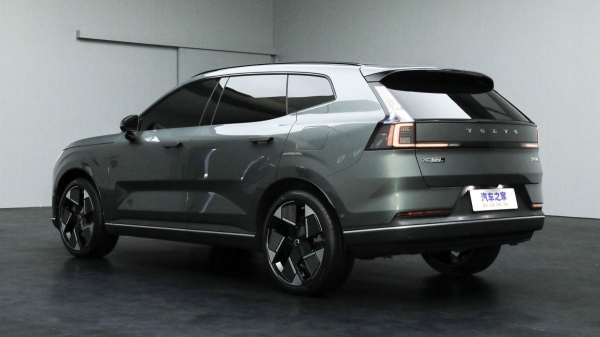 Возрожденный Volvo XC70: теперь это гибридный кроссовер