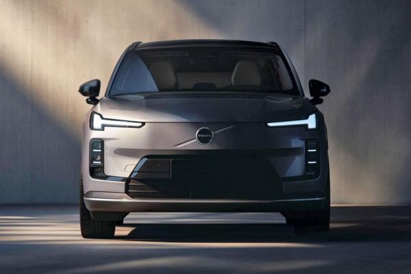 Возрожденный Volvo XC70: теперь это гибридный кроссовер