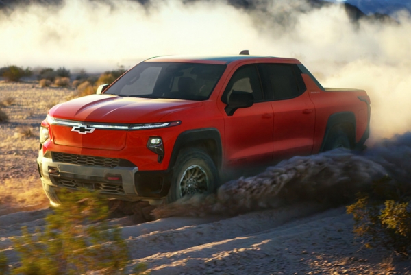 Пикап Chevrolet Silverado EV: внедорожная версия Trail Boss и другие обновки
