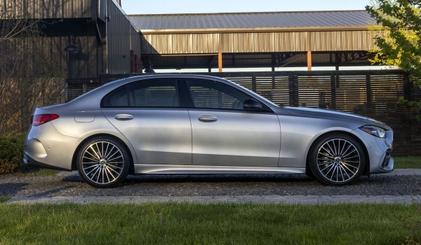 Электрический Mercedes-Benz C-класса приближается к премьере