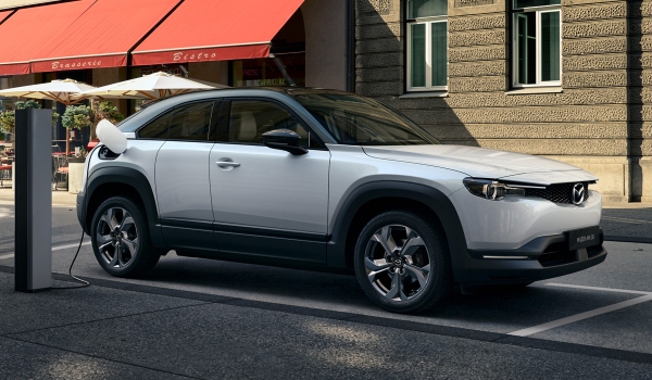 Дайджест дня: Tank 700 без обвеса, будущий Audi Q3 и другие события индустрии Дайджест дня: Tank 700 без обвеса, будущий Audi Q3 и другие события индустрии