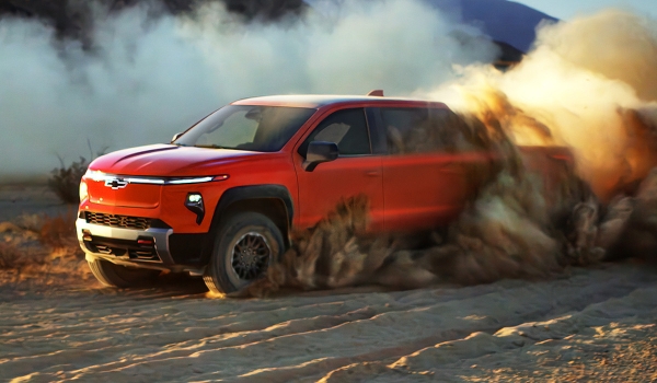 Пикап Chevrolet Silverado EV: внедорожная версия Trail Boss и другие обновки