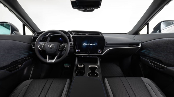 Lexus IS 500 Ultimate: кульминация суперседана с атмосферным V8