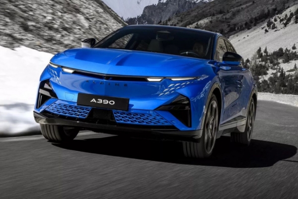 Представлен трехмоторный кроссовер Alpine A390