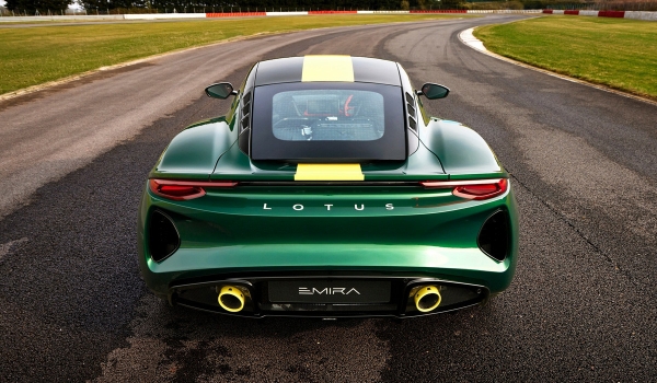 Дайджест дня: японская Corolla Cross, BYD против Теслы и другие события индустрии Дайджест дня: японская Corolla Cross, BYD против Теслы и другие события индустрии