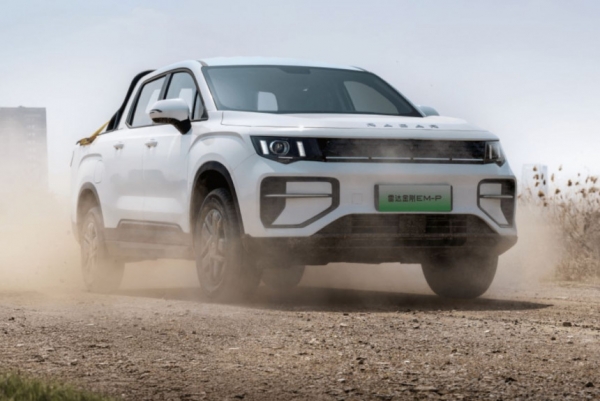 Пикапы Radar компании Geely: теперь с ДВС