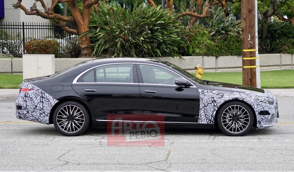 Обновленный Mercedes-Benz S-класса покроется звездочками