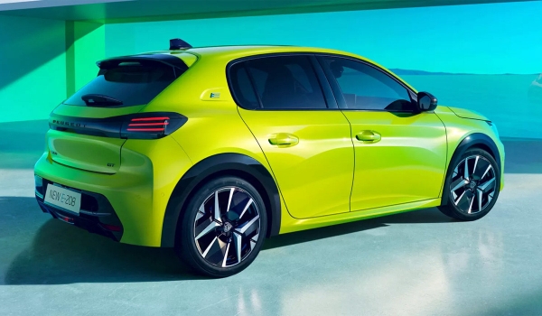 Дайджест дня: Tank 700 без обвеса, будущий Audi Q3 и другие события индустрии Дайджест дня: Tank 700 без обвеса, будущий Audi Q3 и другие события индустрии