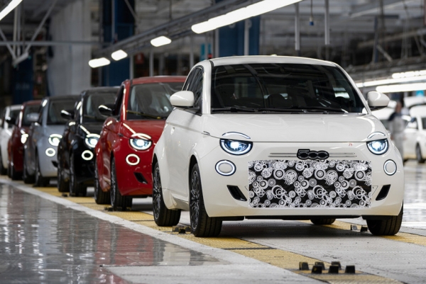 Дайджест дня: Fiat 500 с ДВС, несостоявшаяся «пятерка» BMW и другие события индустрии Дайджест дня: Fiat 500 с ДВС, несостоявшаяся «пятерка» BMW и другие события индустрии