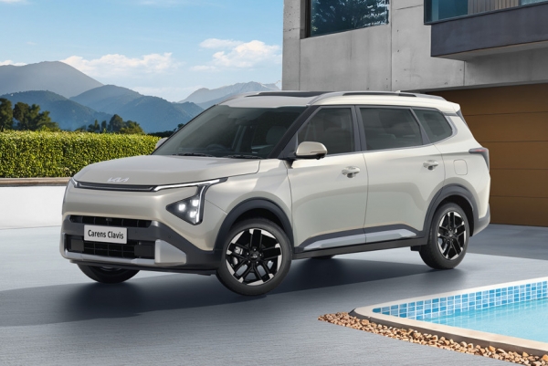 Трехрядный кроссовер Kia Carens Clavis: рестайлинг и новые опции Трехрядный кроссовер Kia Carens Clavis: рестайлинг и новые опции