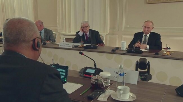 Встреча Путина с главами международных информагентств. Онлайн-репортаж Встреча Путина с главами международных информагентств. Онлайн-репортаж