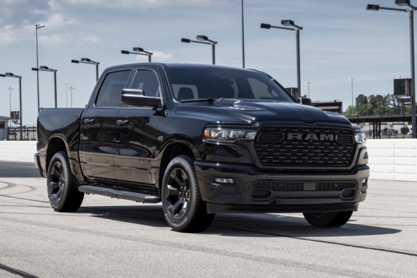 Пикапы Ram 1500 вновь обрели двигатель Hemi V8 Пикапы Ram 1500 вновь обрели двигатель Hemi V8