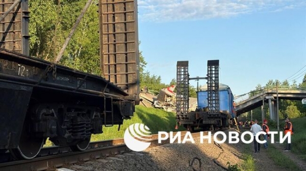 Крушение поездов в Брянской и Курской областях. Онлайн-репортаж