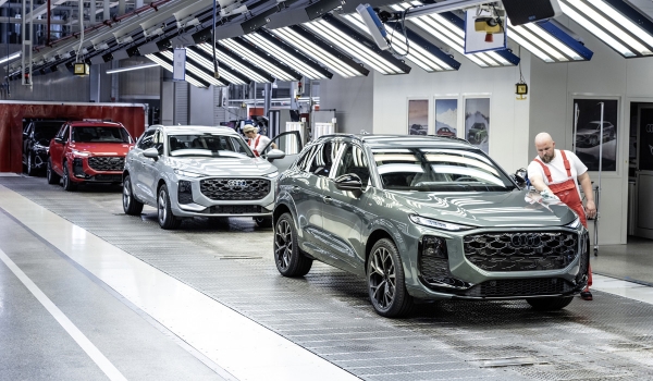 Кроссовер Audi Q3 перешел в третье поколение Кроссовер Audi Q3 перешел в третье поколение