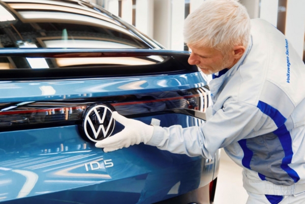 Компанию Volkswagen покидают 20 тысяч немецких сотрудников Компанию Volkswagen покидают 20 тысяч немецких сотрудников