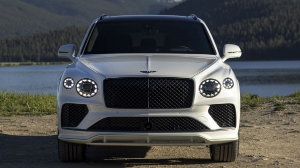 Представлена самая мощная версия кроссовера Bentley Bentayga