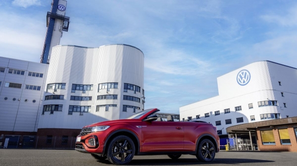 Компанию Volkswagen покидают 20 тысяч немецких сотрудников Компанию Volkswagen покидают 20 тысяч немецких сотрудников